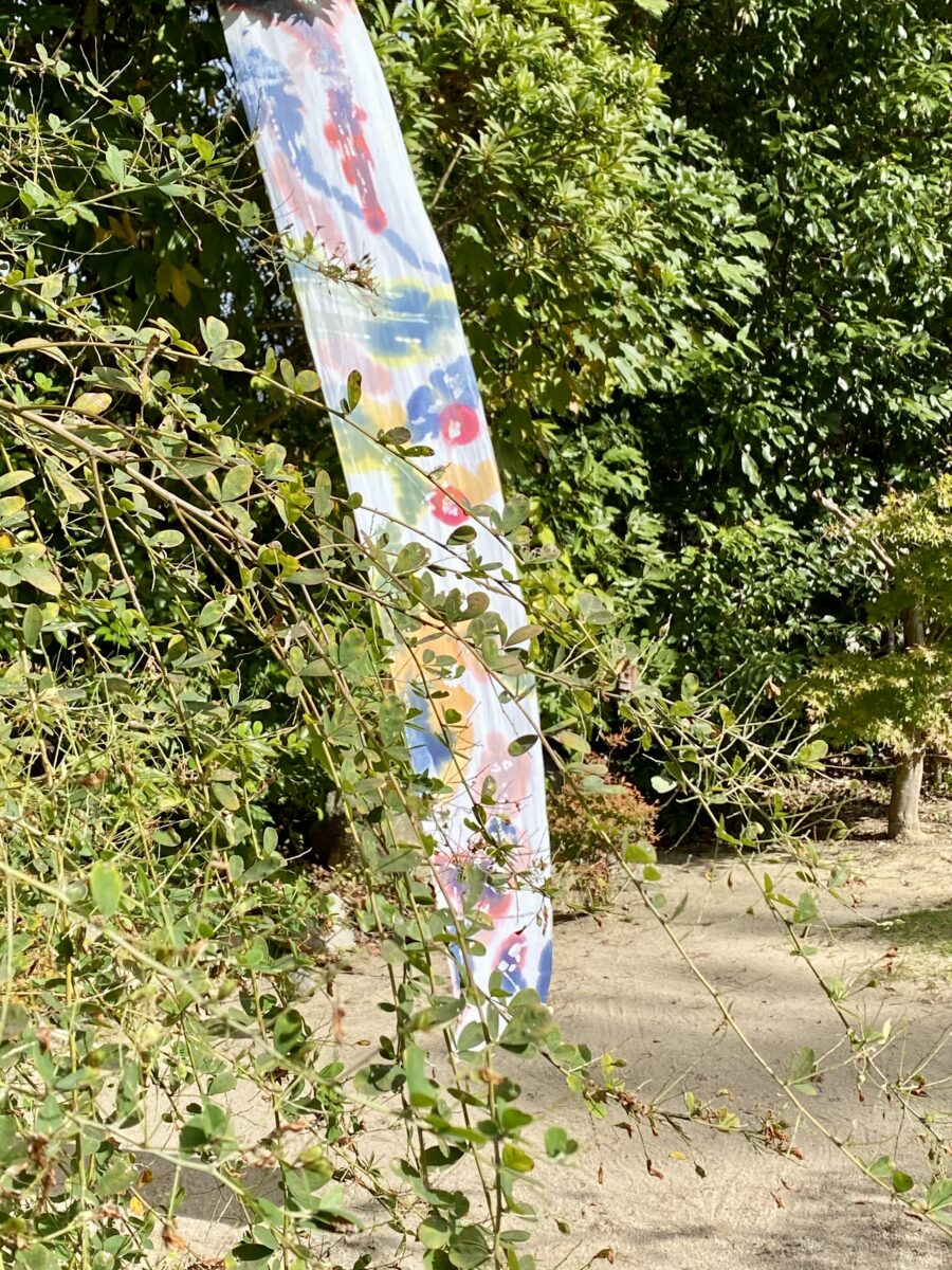 《秋風》 2025年 綿布、可溶性建染染料 500.0×37.0cm